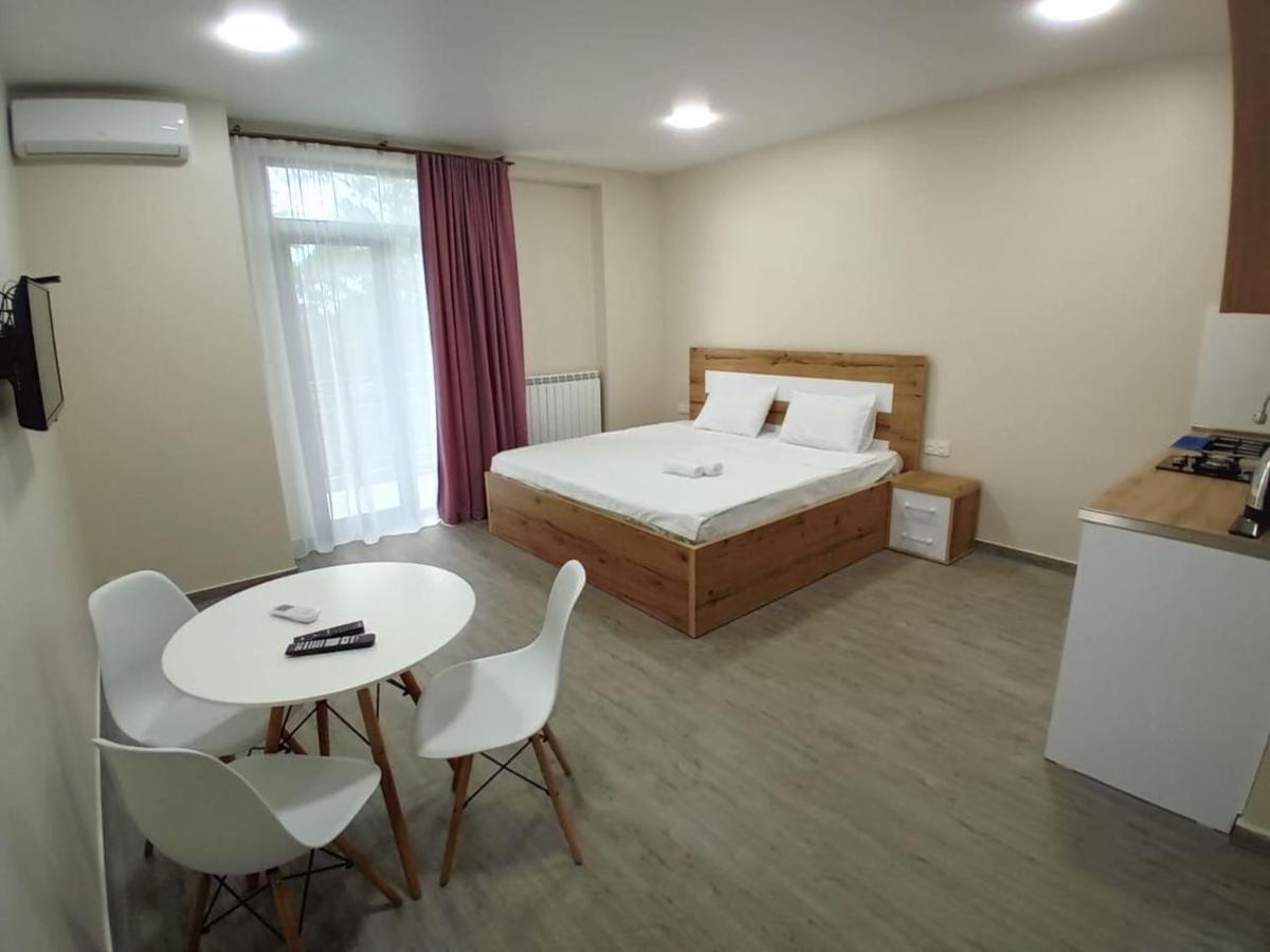Central Park Apartment Batumi Esterno foto