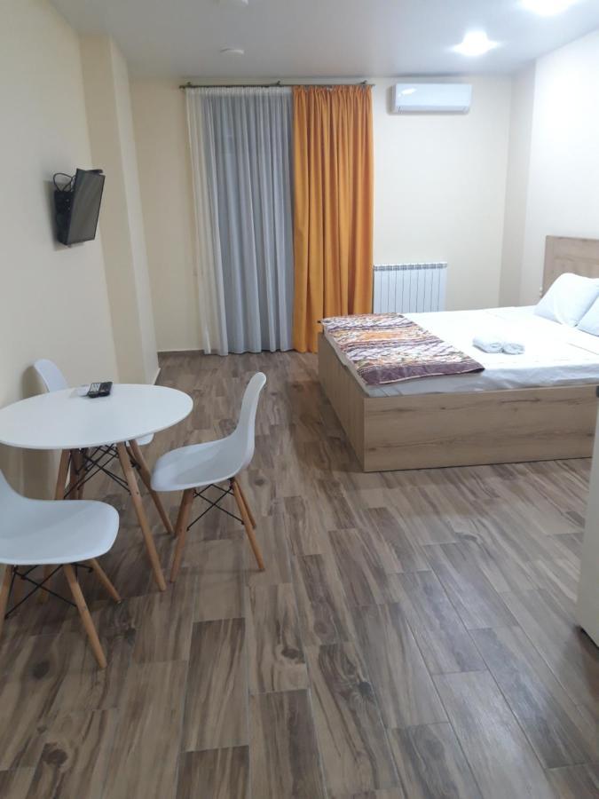 Central Park Apartment Batumi Esterno foto